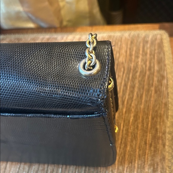 Collectable Vintage Lizard Skin Gucci Shoulder Bag - Picture 13 of 16